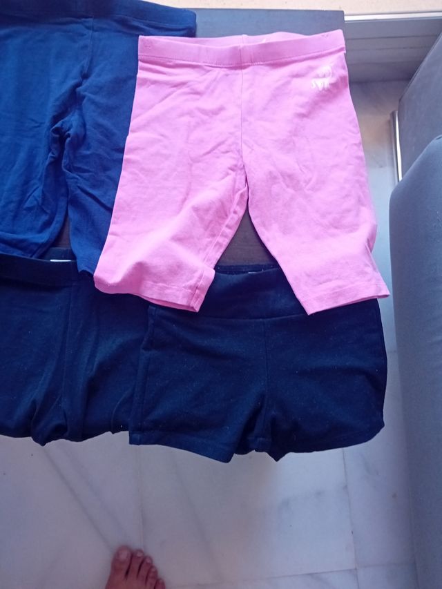 Lote de leggins y pantalones cortos