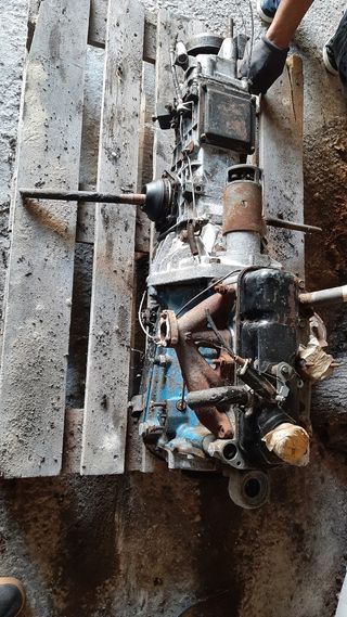 Motor + caja de cambios Seat 600N