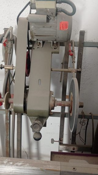 Maquina de uñeros para vidrio