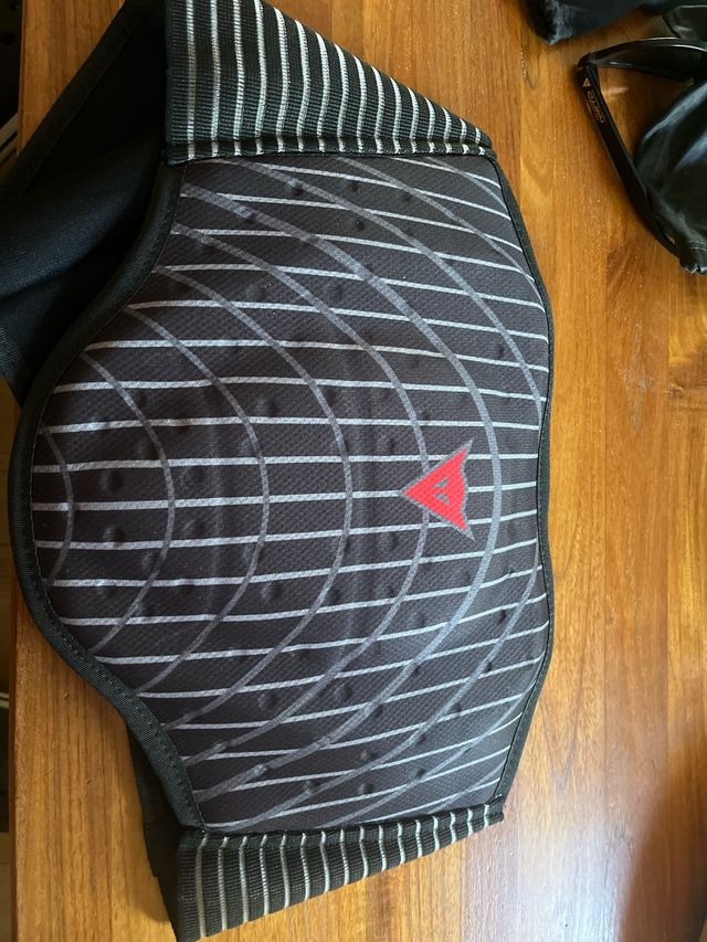 Faja espaldera Dainese
