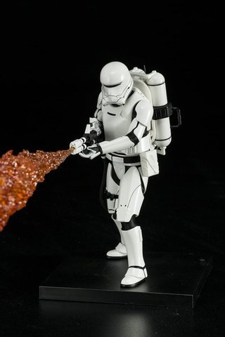STAR WARS - First Order Snowtrooper & Flametrooper