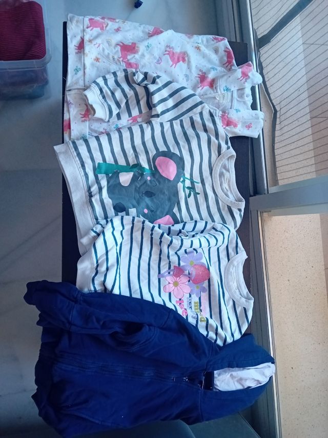 Lote de sudaderas. Talla 8 y simular