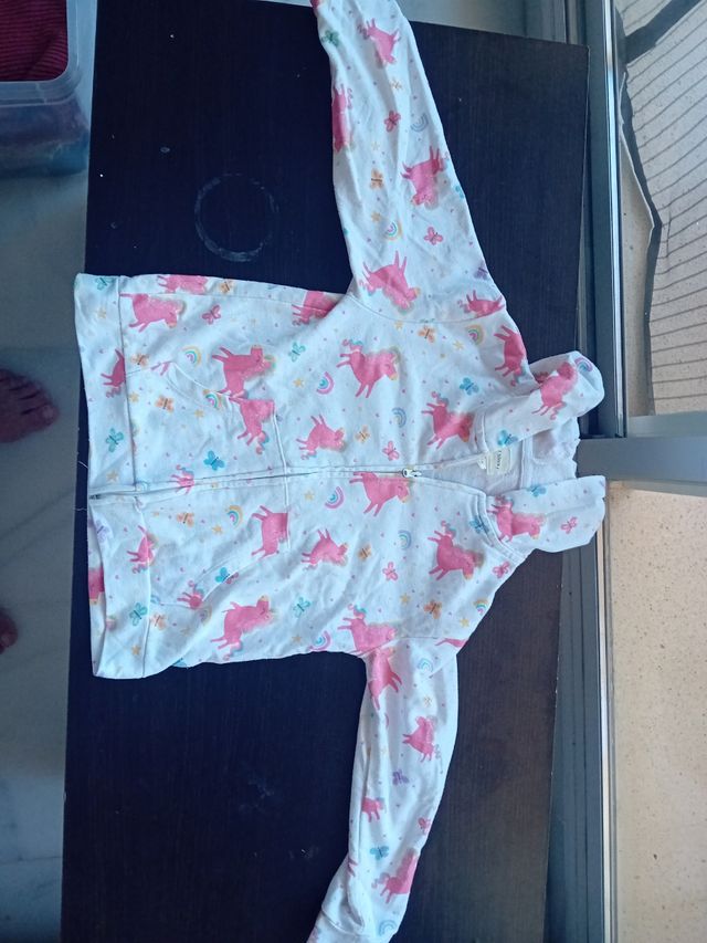 Lote de sudaderas. Talla 8 y simular