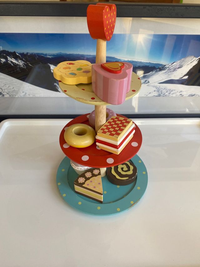 Set de pasteles de madera con soporte