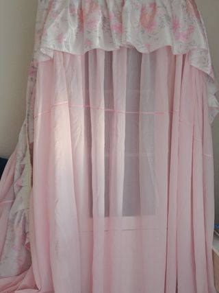 Cortinas rosa y volante a juego