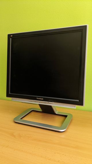 Monitor LCD ViewSonic VX912  19 pulgadas