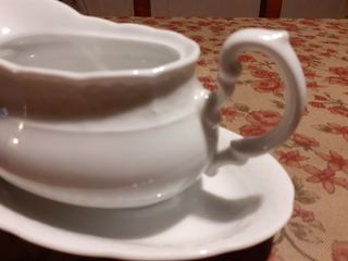 Salsiera in porcellana bianca