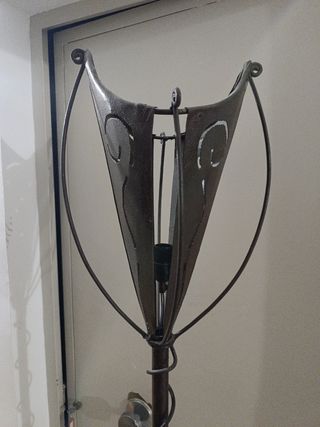 Lampara de pie de forja 