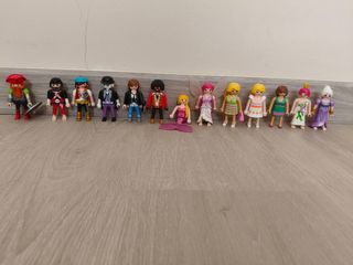 Muñecos Playmobil 4€ unidad o 40€ el lote