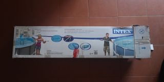 Piscina con depuradora.