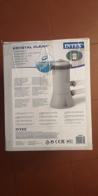 Piscina con depuradora.