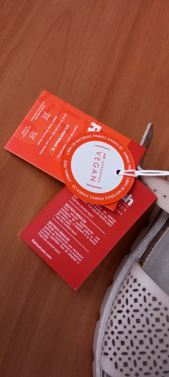 Sandalia piel vegana marca Refresh