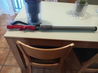 Cubo , varita y cepillos para aspiradora Dyson UP1