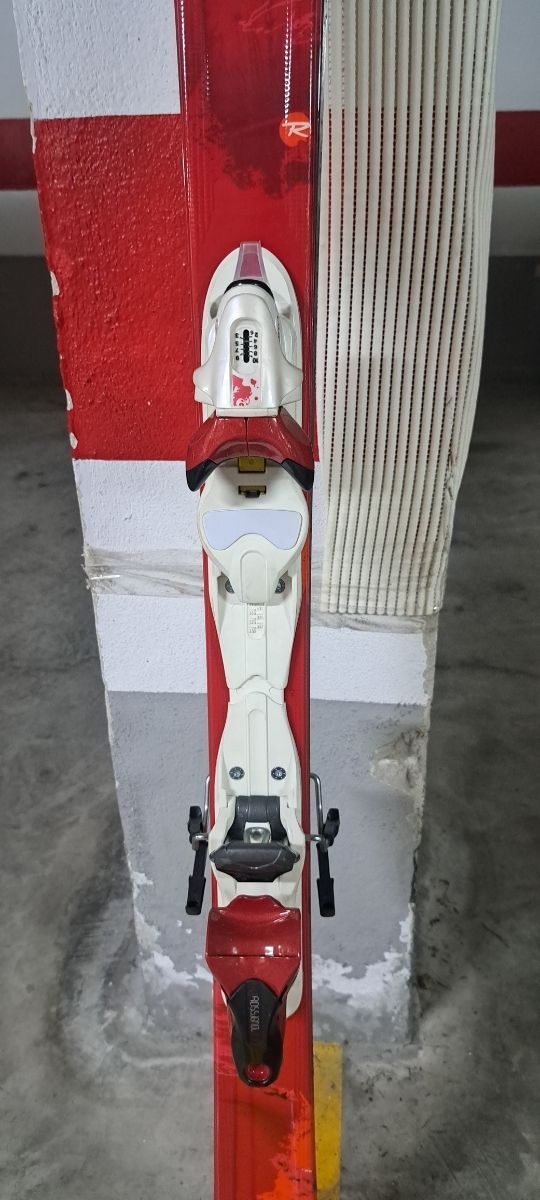 Esquís Rossignol con solo 1 uso rojos