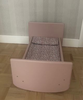 Cunita de juguete en madera