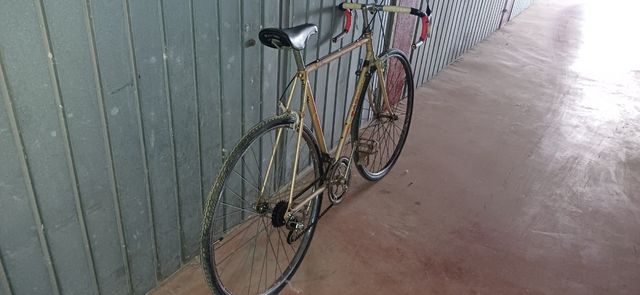 Bicicleta de carretera clásica