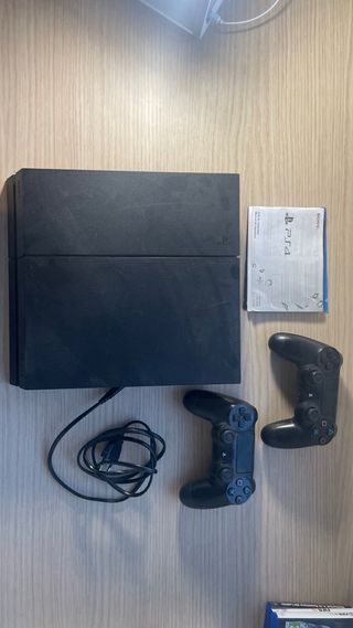 Sony PlayStation 4 (PS4)