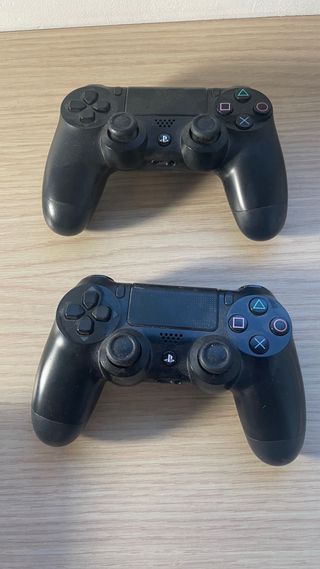 Sony PlayStation 4 (PS4)
