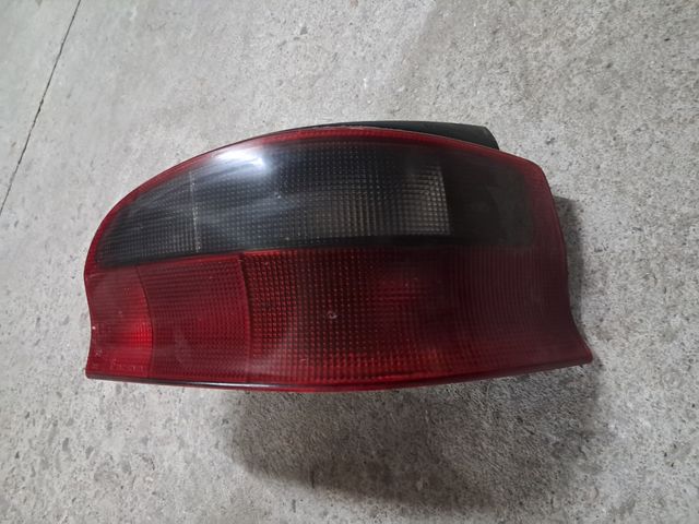 Pilotos traseros saxo