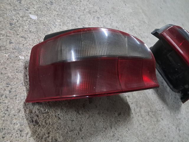 Pilotos traseros saxo