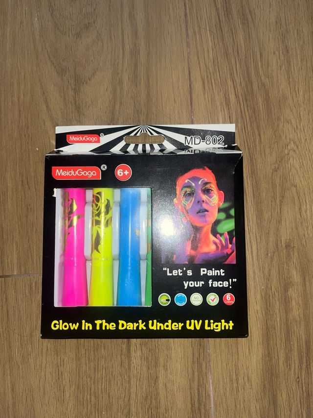 Pintacaras fluorescente