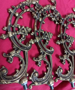 PIEZA BRONCE ACCESORIO PERCHERO GANCHO COLGADOR.