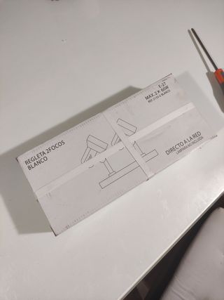 Focos de pared, color blanco sin abrir