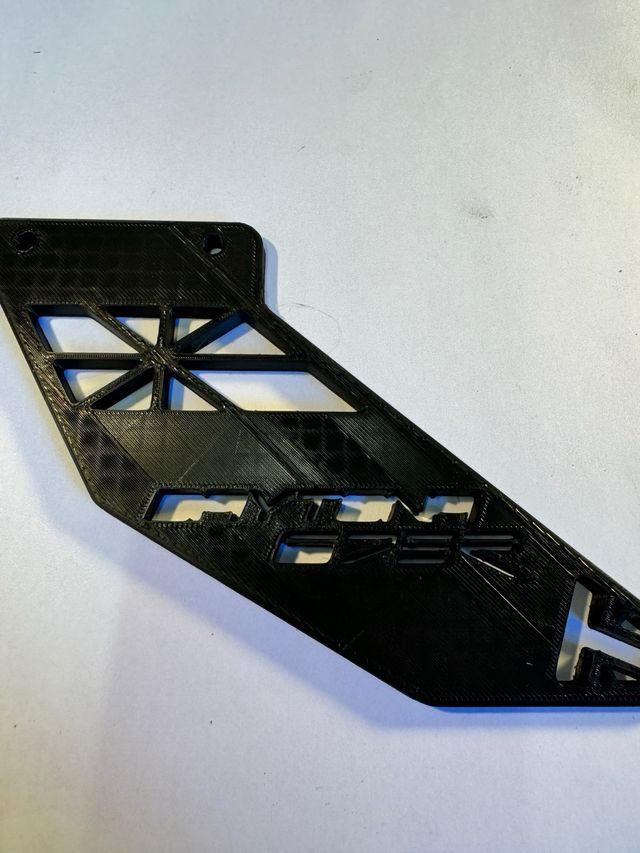 Protector cadena inferior Triumph daytona 675