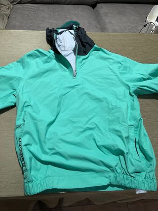 Chubasquero corta vientos