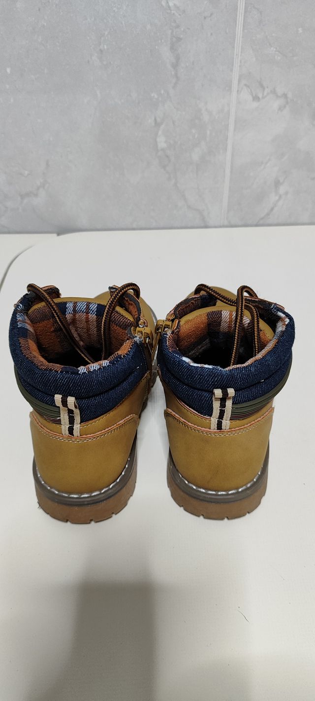 Botas niño talla 32