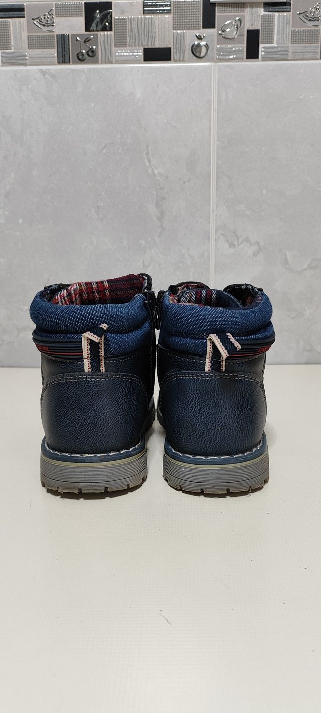 Botas niño talla 32
