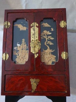 Caja de musica/joyero chino años 70