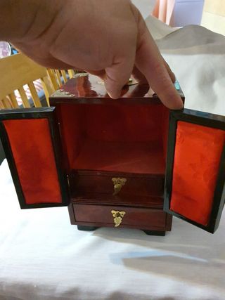 Caja de musica/joyero chino años 70