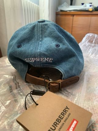 Gorra supreme x burberry