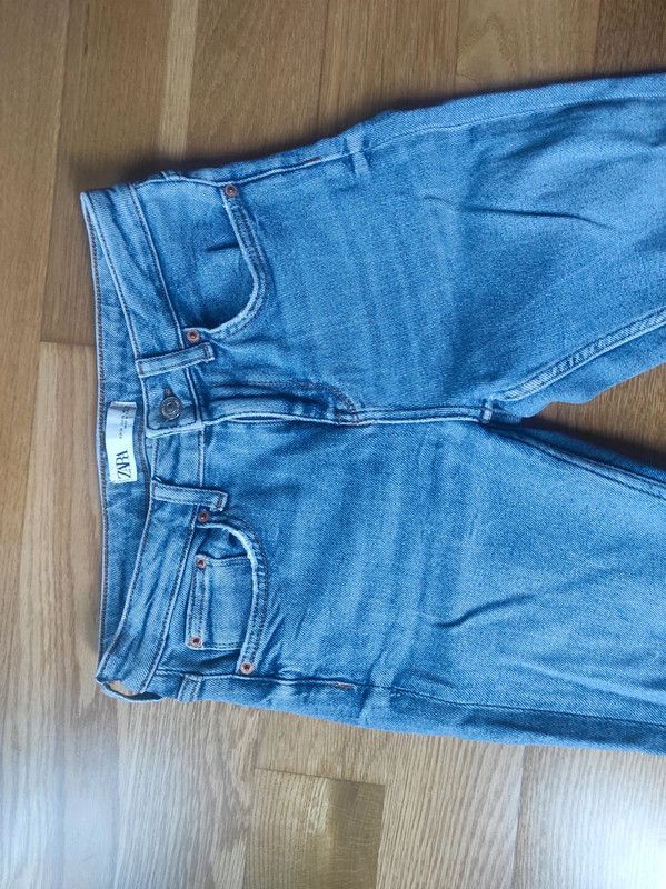 Pantalones vaqueros pitillo Zara