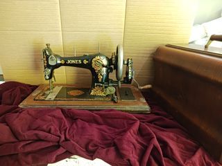 MAQUINA DE COSER ANTIGUA
