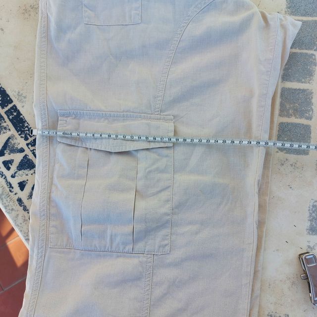Pantalon beige claro talla L pull and bear