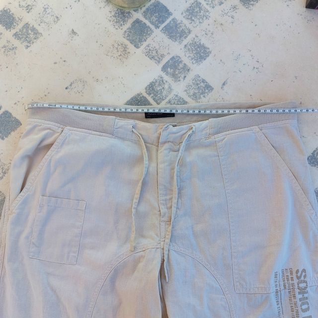 Pantalon beige claro talla L pull and bear