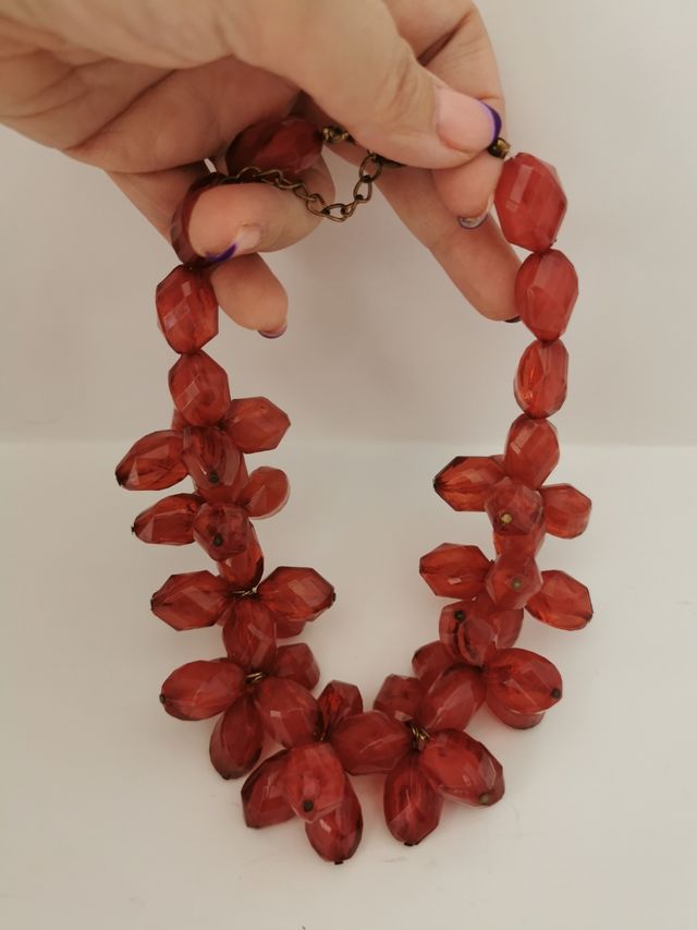 Collar de chica de Casilda Finac.