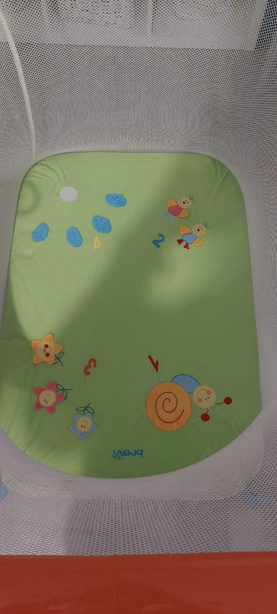 Parque infantil y colchón