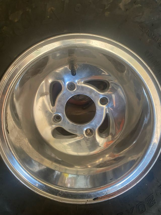 Llantas con neumaticos Suzuki LTZ