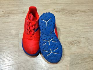 Botas fútbol multitaco Decathlon talla 28