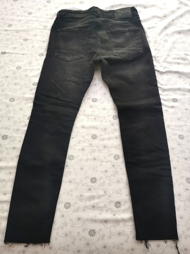 Vaqueros super skinny. Bershka.