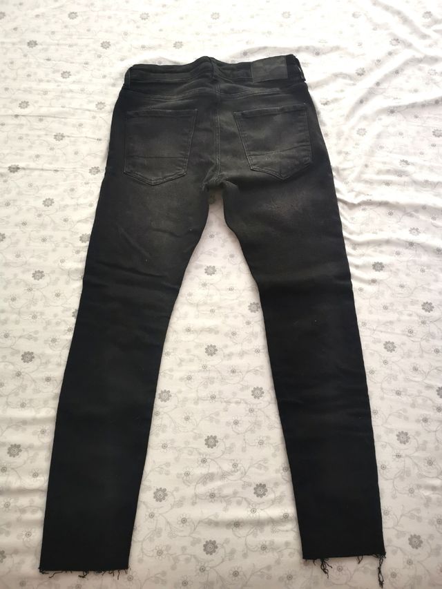 Vaqueros super skinny. Bershka.