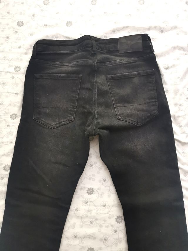 Vaqueros super skinny. Bershka.
