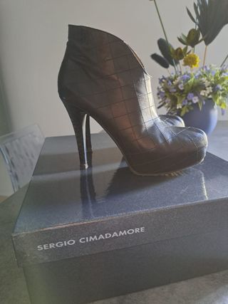 Stivaletto nero in pelle cocco