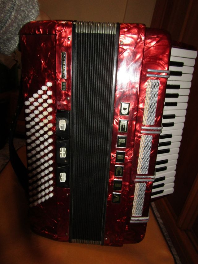 Acordeón Delicia Carmen XIII de 96 bajos