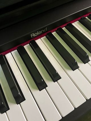 Piano ROLAND