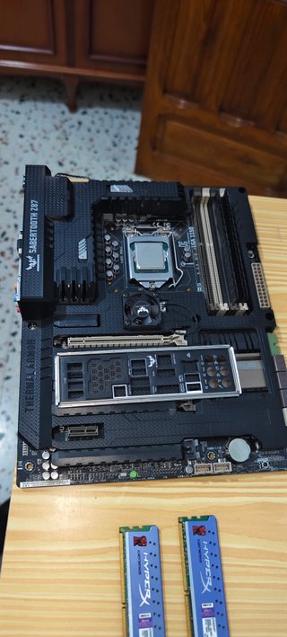 placa base sabertooth z87 cpu i7-4790k    rom 8gb