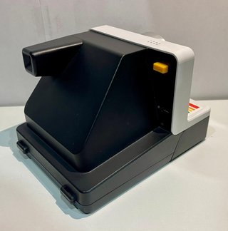 Vendo Polaroid OneStep 2 + Pacco di foto